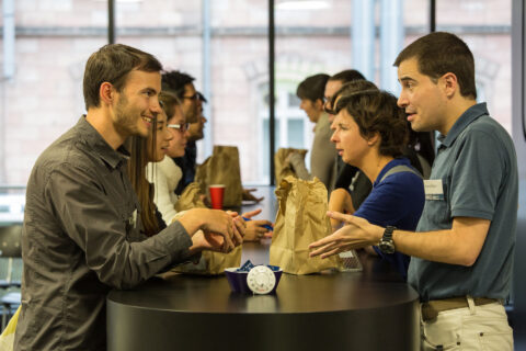 Zum Artikel "Speed networking with snacks"