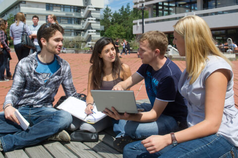 Students, Campus Südgelände FAU